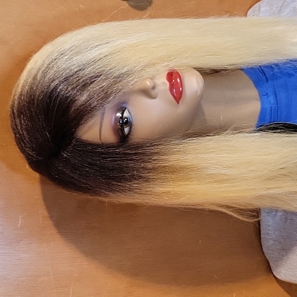 Long Two Tone Wig - Picture 4 of 6
